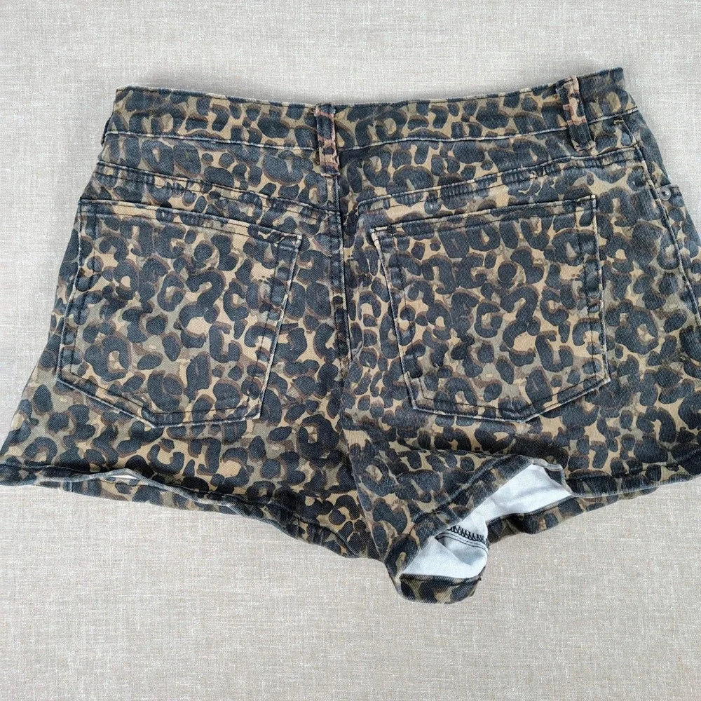 Project Rebel Womens SZ 11 Leopard Print Denim Shorts Brown Grunge Indie Sleaze